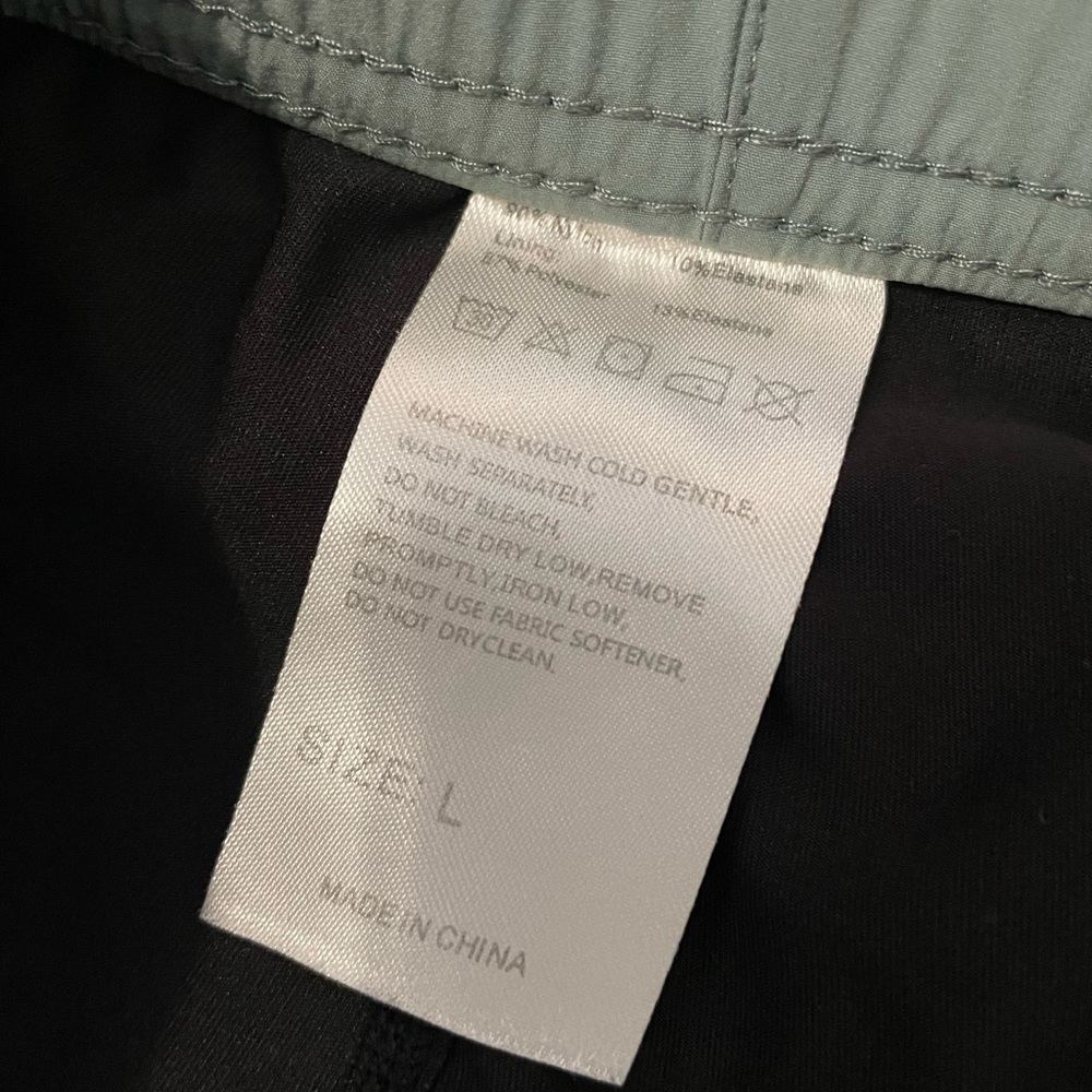 Pudolla Shorts - Picture 4 of 5
